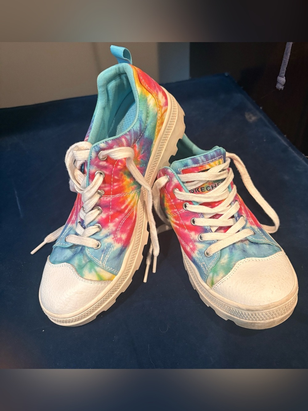 Skechers Roadies Berkeley Blocks
Rainbow Tie Dye Platform Sneakers Womens 7.5